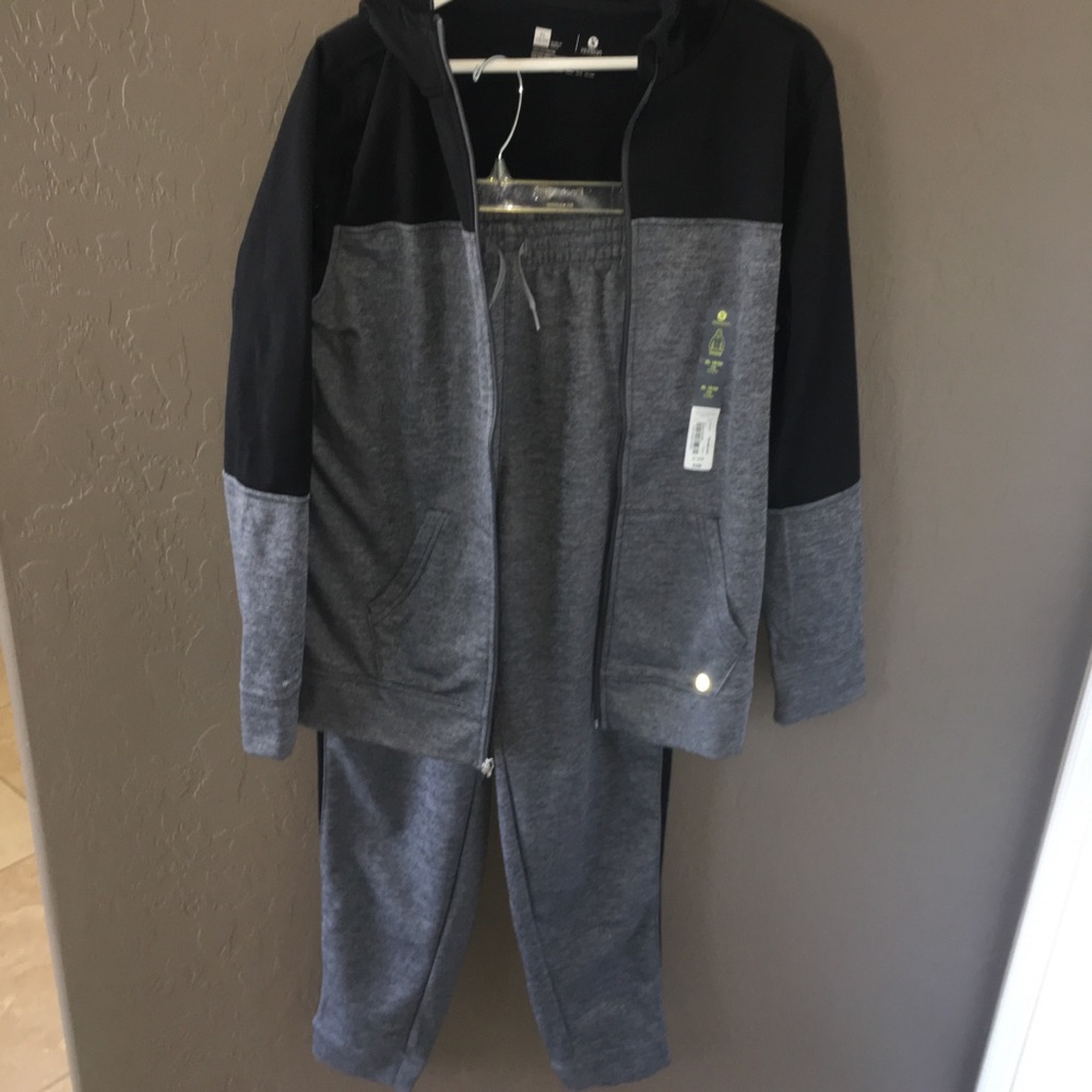 matching jacket and sweatpants, boys size 18/20